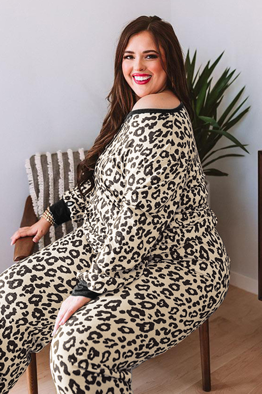 Plus Size V Neck Top And Sweatpants Lounge Set